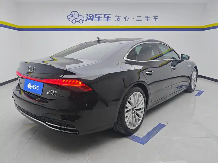 Audi A7L 2024 45TFSI S-line Dream Building Liquid Crystal Package купить на сайте DeffCars