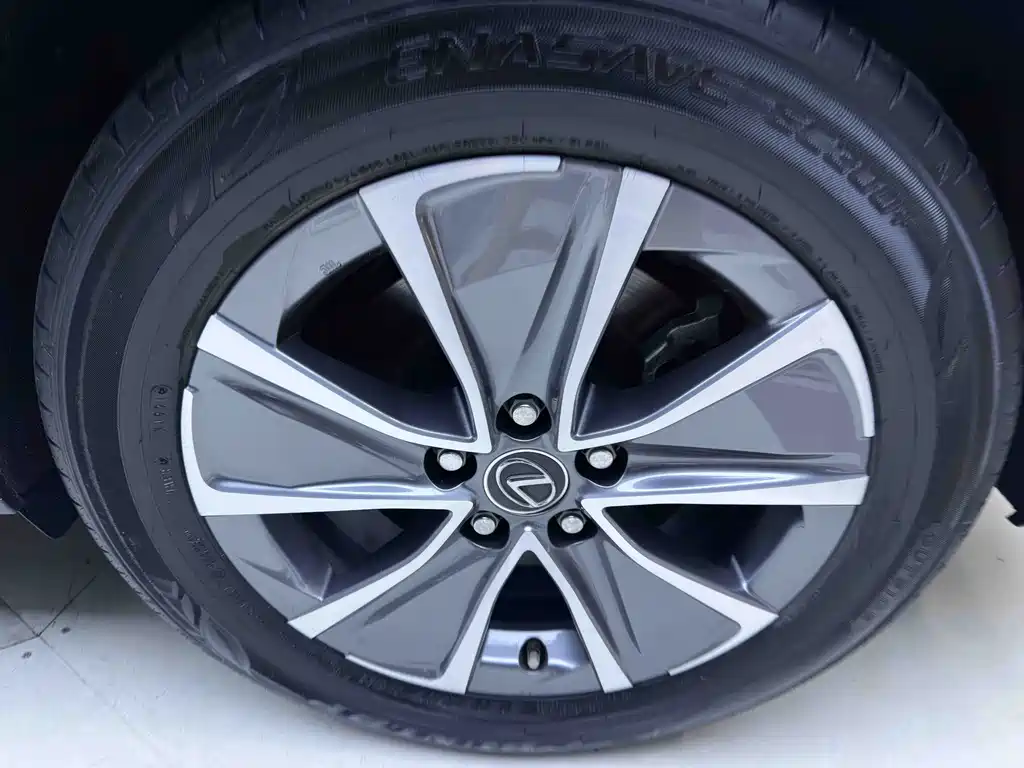 Lexus UX New Energy 2020 300e Pure Edition купить на сайте DeffCars
