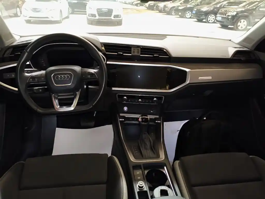 Audi Q3 2019 35 TFSI Fashionable and Dynamic купить на сайте DeffCars