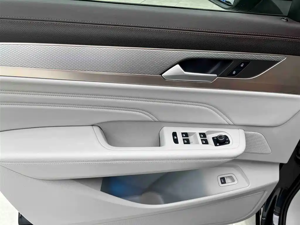 Lanxun 2023 380TSI four-wheel drive R-Line cruise version купить на сайте DeffCars