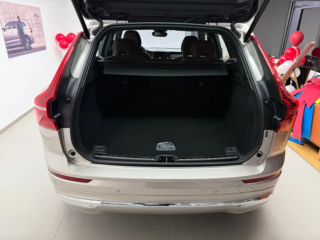 Volvo XC60 2025 B5 four-wheel drive Zhiyuan luxury version купить на сайте DeffCars