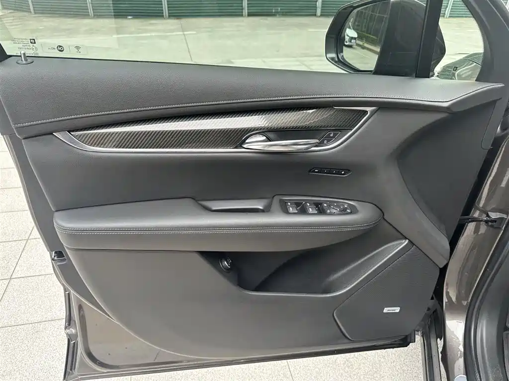 Cadillac XT6 2020 28T six-seat four-wheel drive luxury sports model купить на сайте DeffCars
