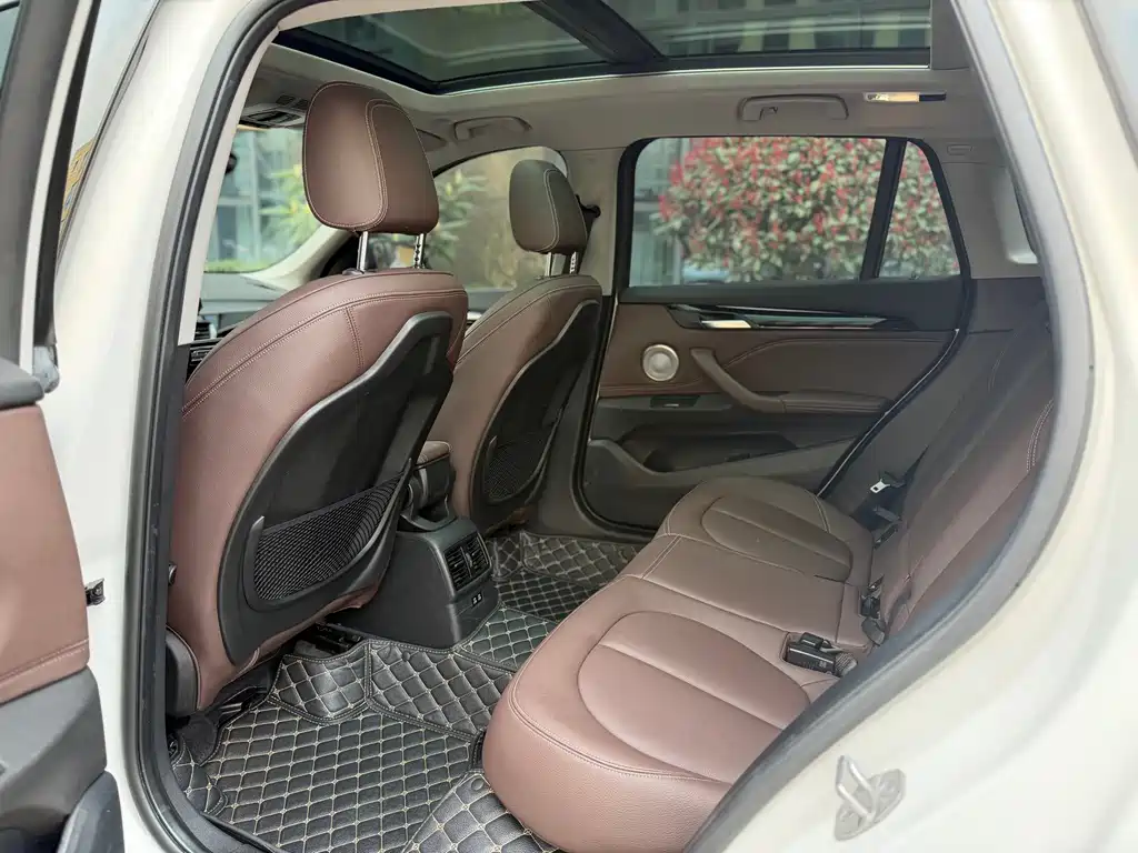 BMW X1 2022 sDrive25Li Leading Model купить на сайте DeffCars