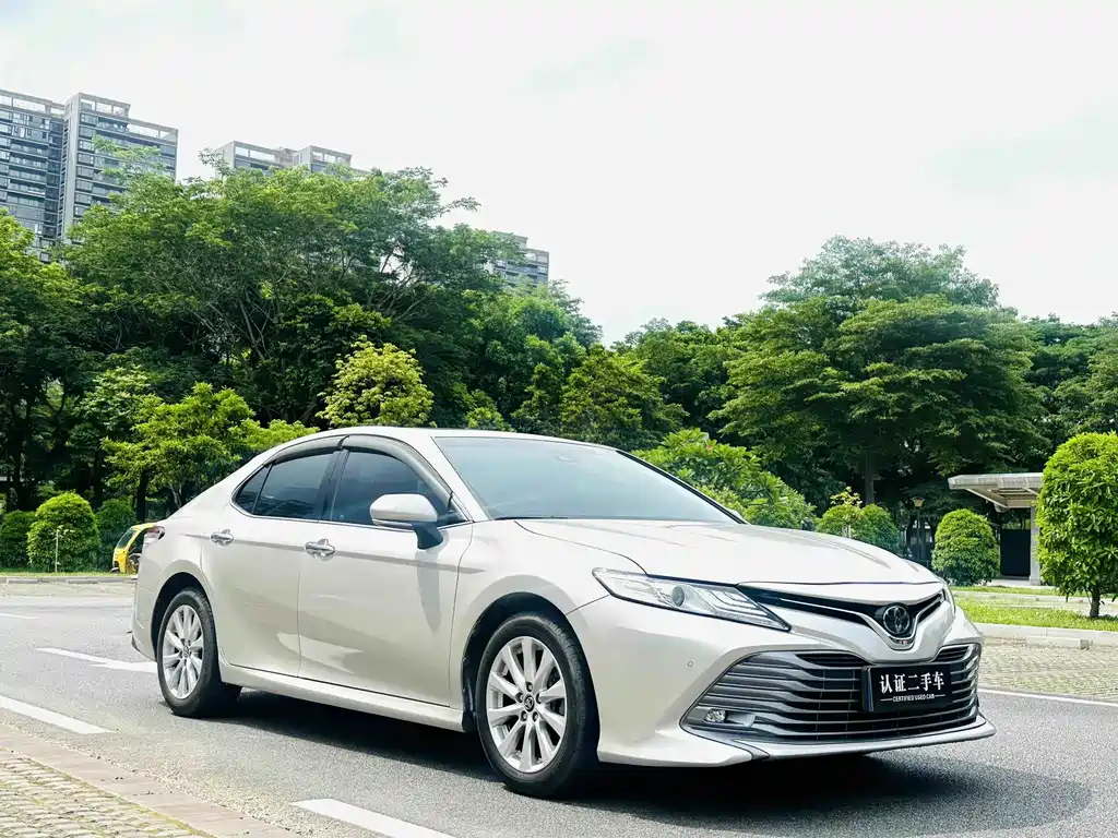 Camry 2018 2.0G Deluxe Edition купить на сайте DeffCars