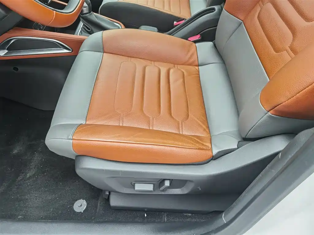 Yunyi C4 AIRCROSS 2018 350THP Automatic Internet Yizhen Edition купить на сайте DeffCars