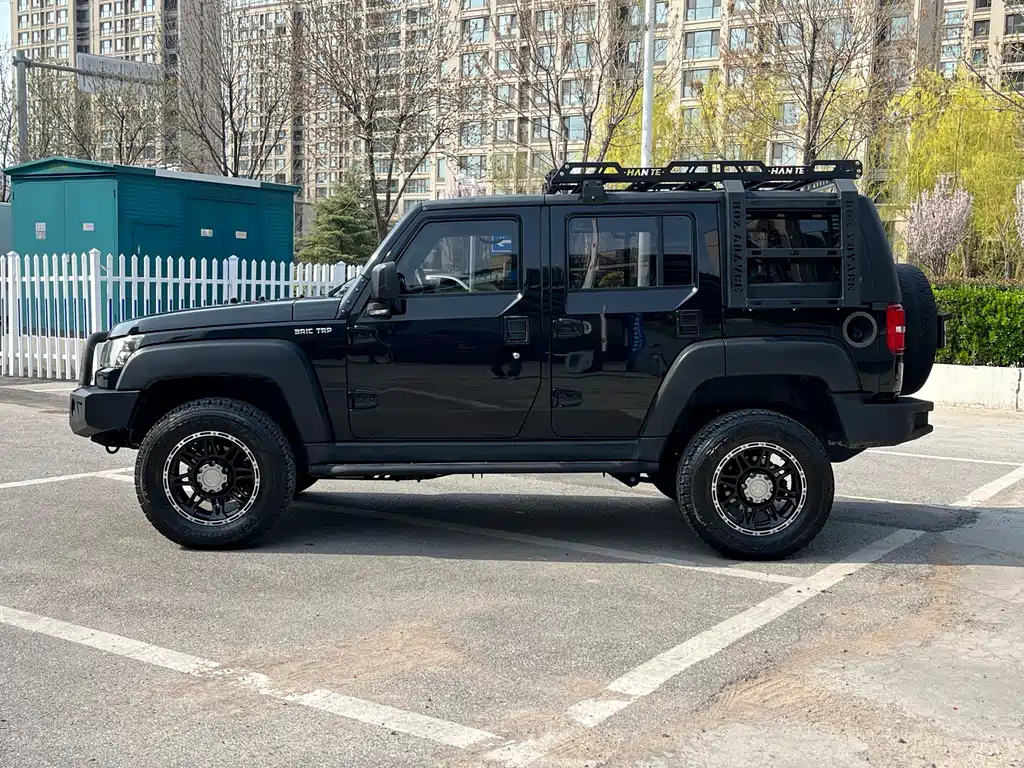 Beijing off-road BJ40 2016 40L 2.3T automatic four-wheel drive exclusive version купить на сайте DeffCars