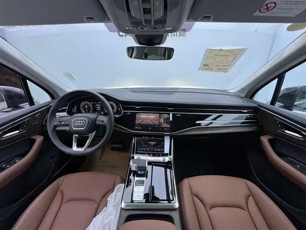 Audi Q7 2025 55 TFSI quattro S line sports купить на сайте DeffCars