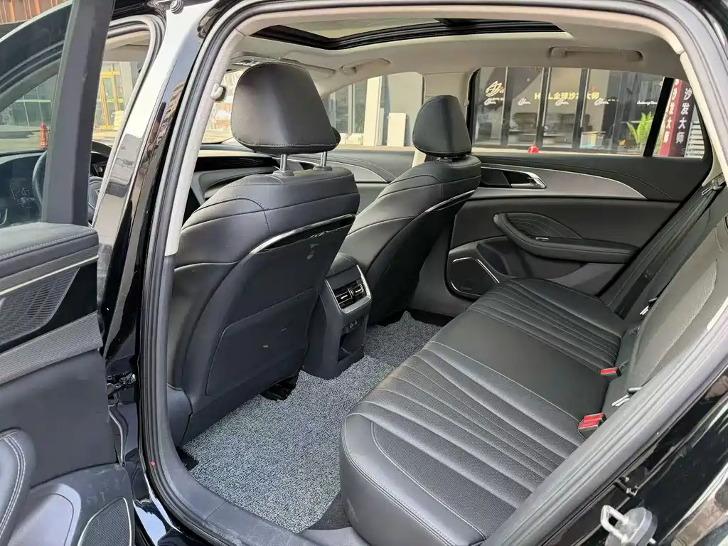 Hongqi H5 2024 1.5T DCT Zhilian Qiyun Edition купить на сайте DeffCars