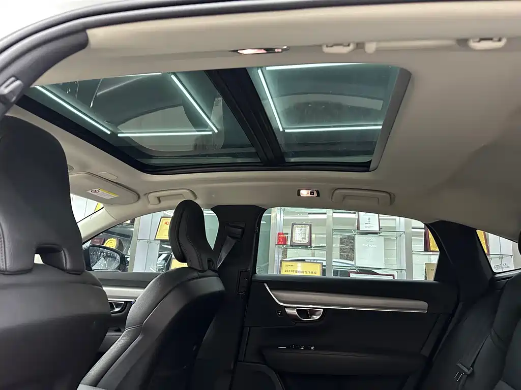 Volvo S90 2020 T5 Zhiyi Luxury Edition купить на сайте DeffCars