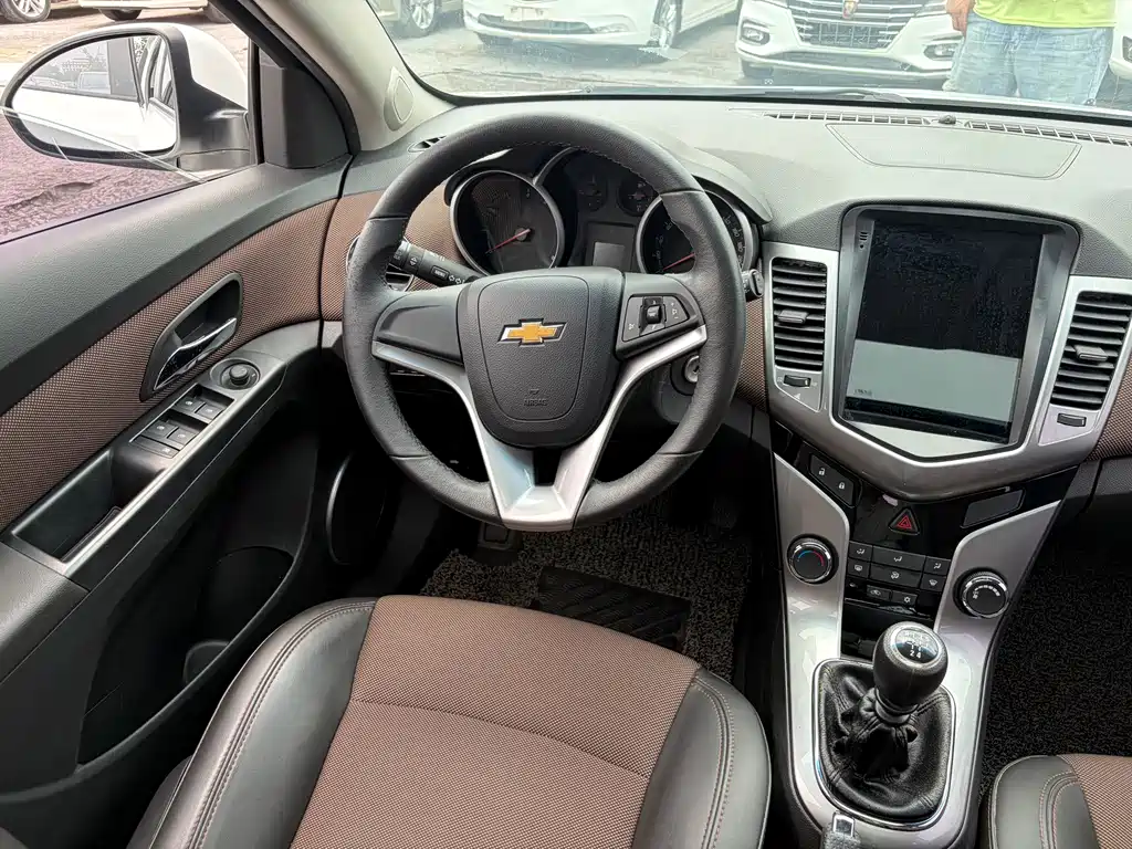 Cruze 2013 hatchback 1.6L manual luxury model купить на сайте DeffCars