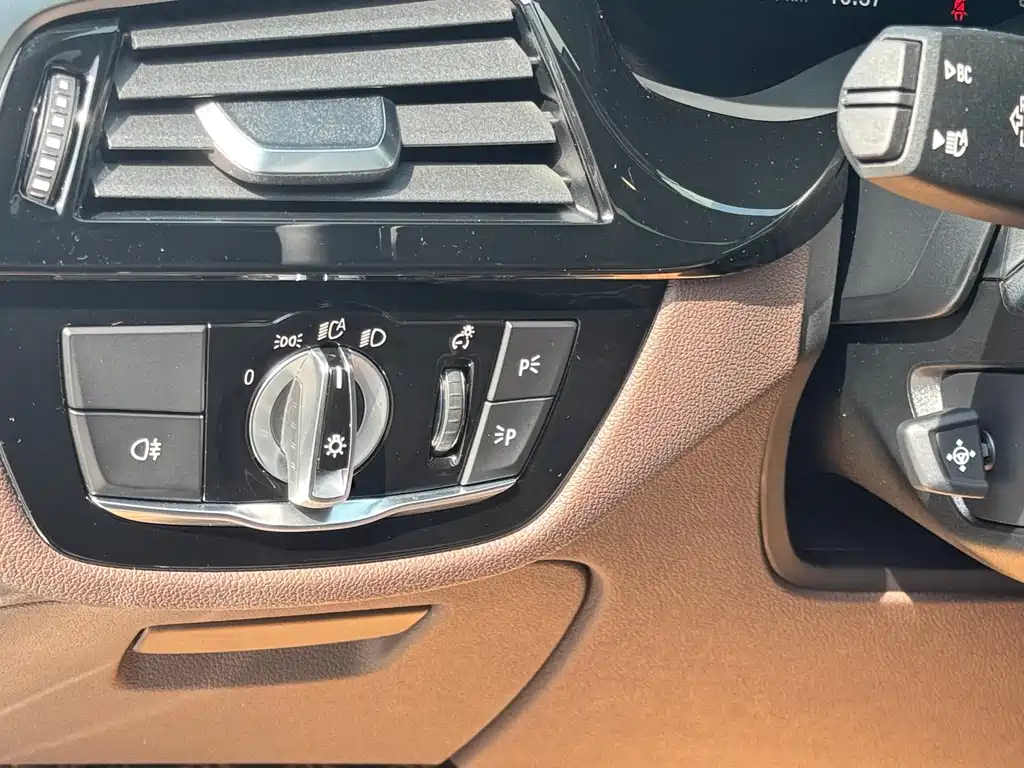 BMW 5 Series 2022 facelift 530Li leading M sports package купить на сайте DeffCars