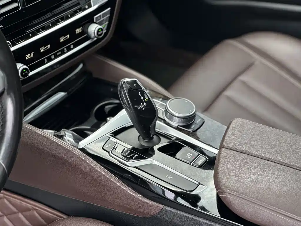 BMW 5 Series 2019 525Li M Sports Package купить на сайте DeffCars