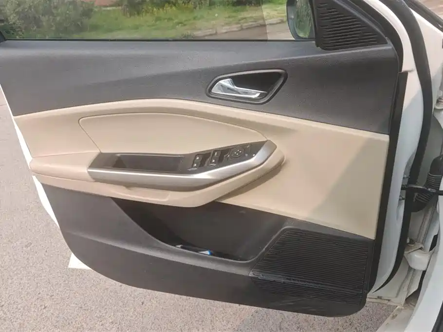 Escort 2017 facelift 1.5L automatic comfort model купить на сайте DeffCars