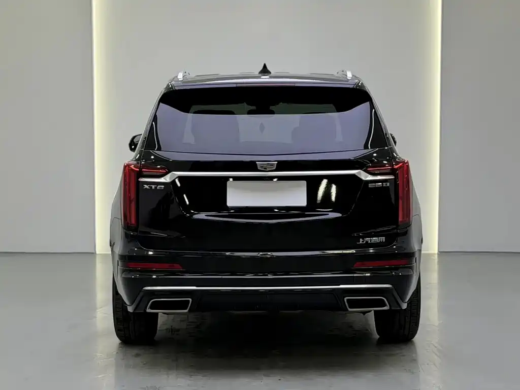 Cadillac XT6 2021 2.0T six-seat two-wheel drive luxury model купить на сайте DeffCars
