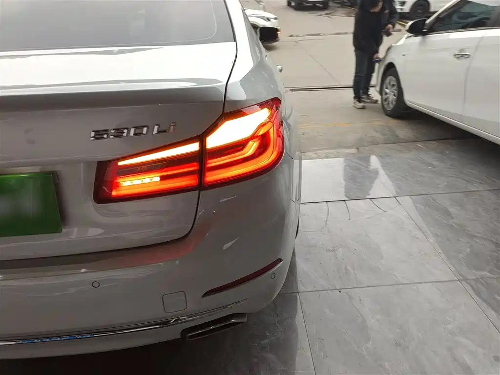 BMW 5 Series 2018 facelift 530Li leading model luxury package купить на сайте DeffCars