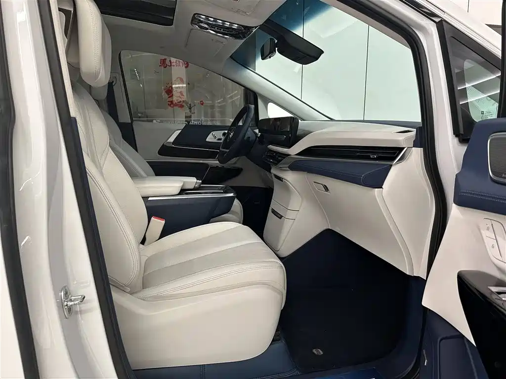 Century 2025 2.0T seven-seat Yuanshi Edition купить на сайте DeffCars