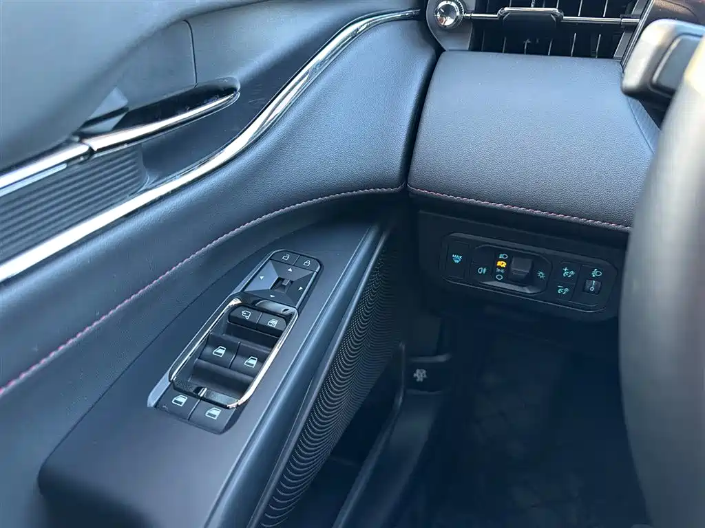 Mondeo 2023 EcoBoost 180 Luxury купить на сайте DeffCars