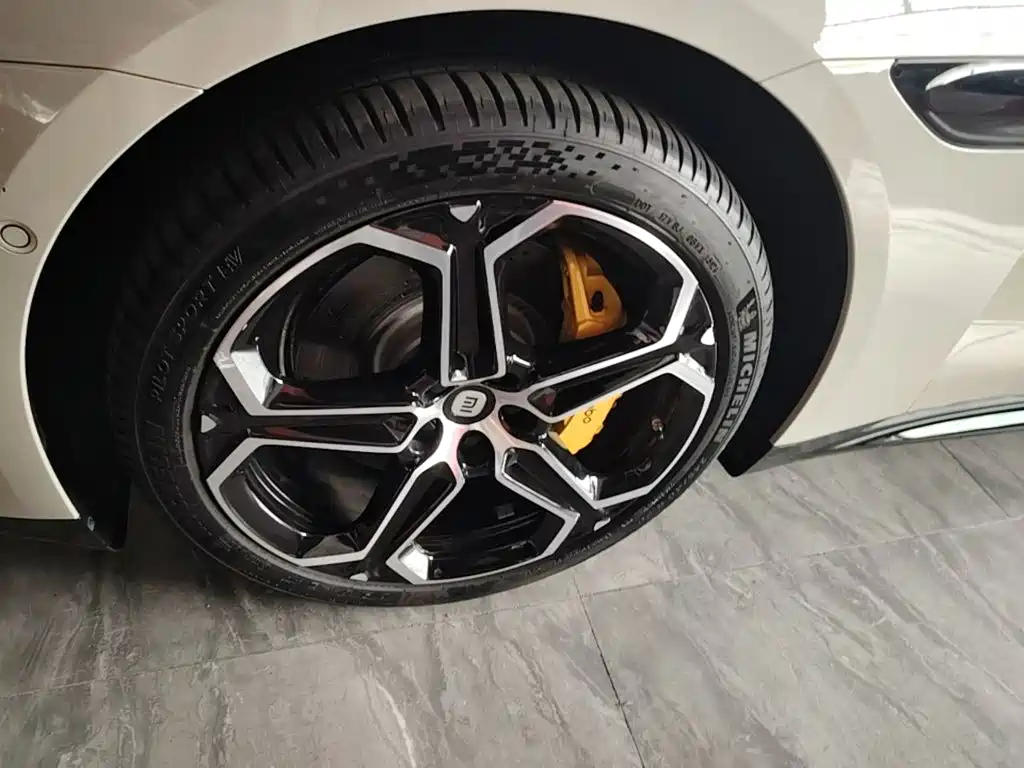 SU7 2024款 后驱长续航智驾版 купить на сайте DeffCars