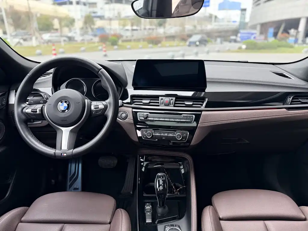 BMW X2 2021 sDrive25i leading M sports package купить на сайте DeffCars
