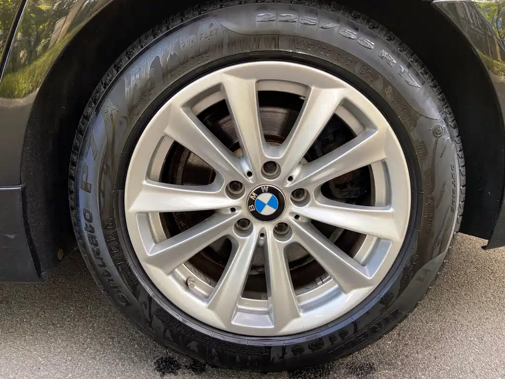 BMW 5 Series 2013 520Li Elegant купить на сайте DeffCars