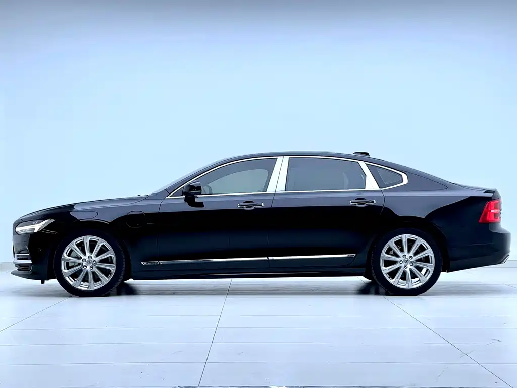 Volvo S90 Plug-in Hybrid 2019 T8 E-Drive Hybrid Honor Edition 3 Seats National VI купить на сайте DeffCars