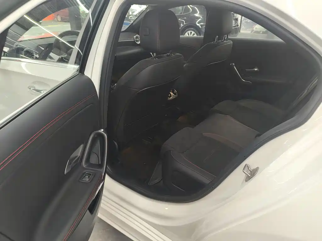 Mercedes-Benz A-Class 2024 A 200 L Dynamic купить на сайте DeffCars