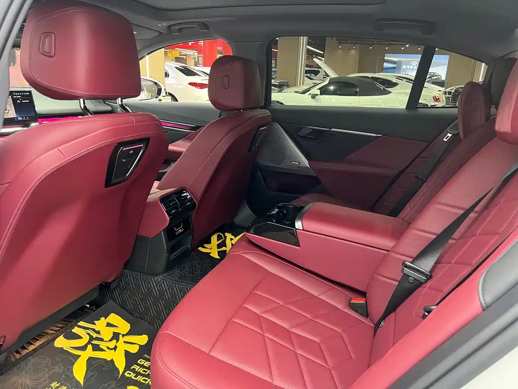 BMW 5 Series 2024 530Li Leading M Sports Package купить на сайте DeffCars
