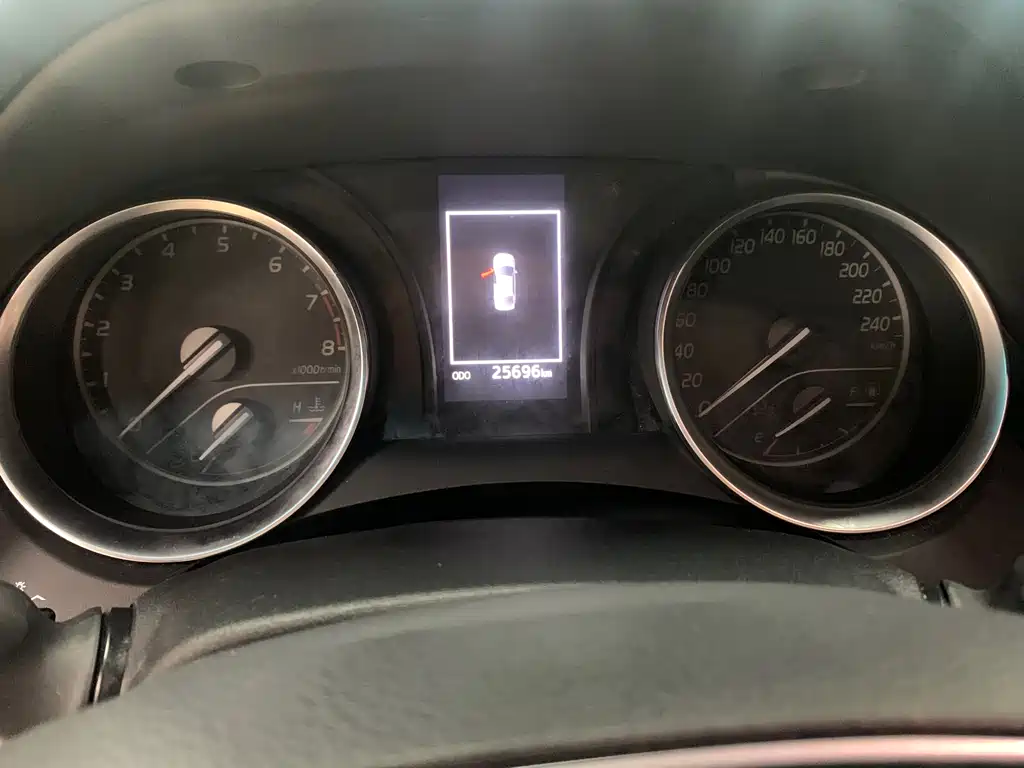 Camry 2023 2.0GVP Leading Edition купить на сайте DeffCars