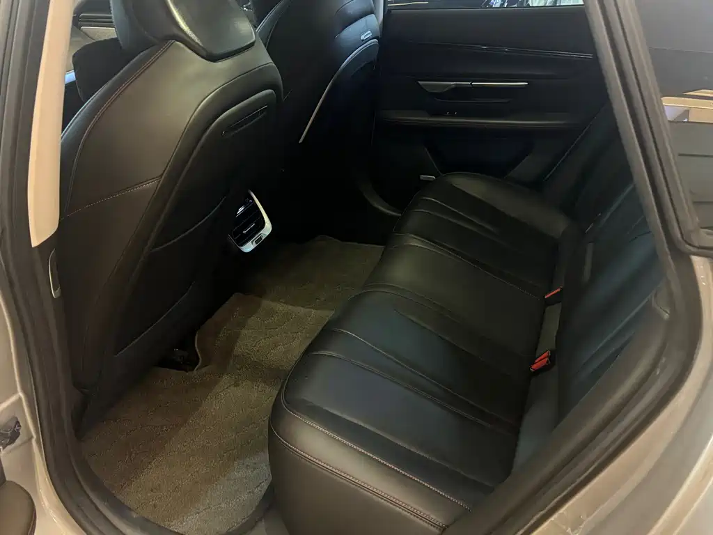 Xpeng P7 2022 670G купить на сайте DeffCars