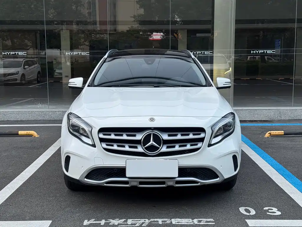 Mercedes-Benz GLA 2018 GLA 200 Fashion Model купить на сайте DeffCars