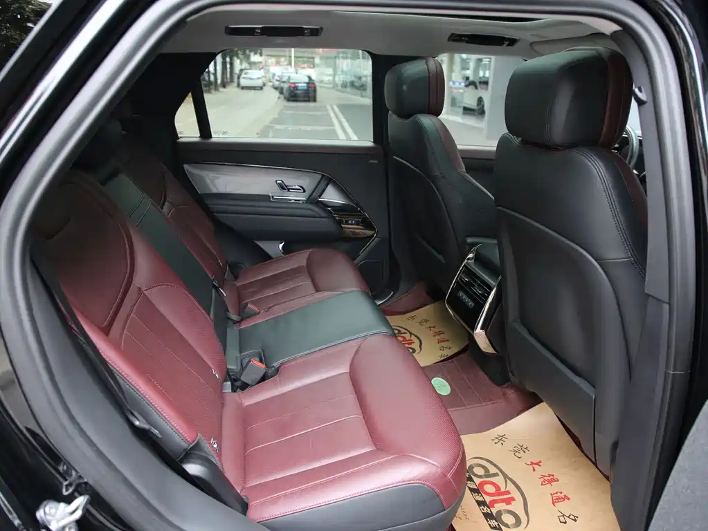 Range Rover Sport 2023 400PS Dynamic SE купить на сайте DeffCars