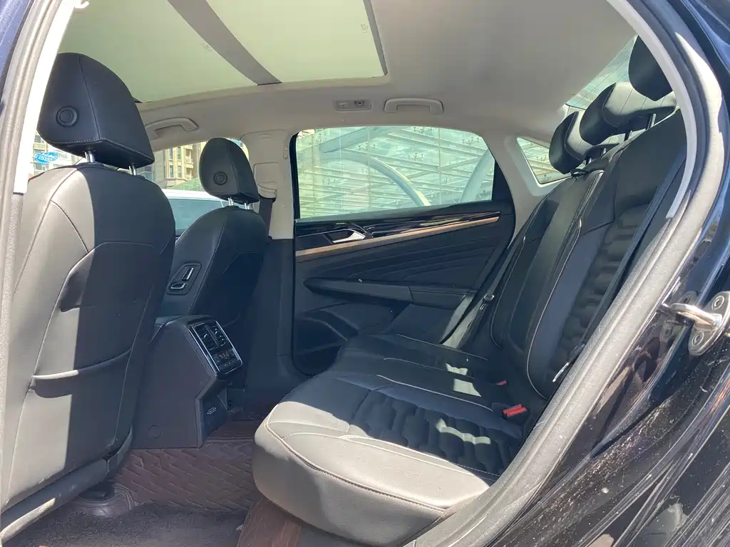 Passat 2019 330TSI Elite Edition National VI купить на сайте DeffCars