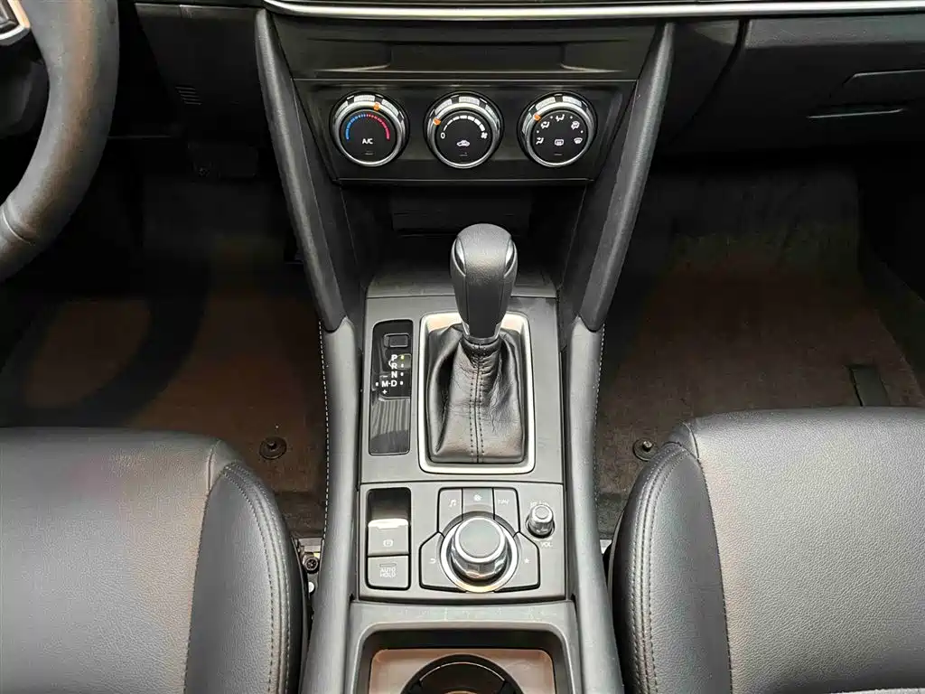 Mazda CX-4 2021 2.0L automatic two-wheel drive Blue Sky Vitality Edition купить на сайте DeffCars