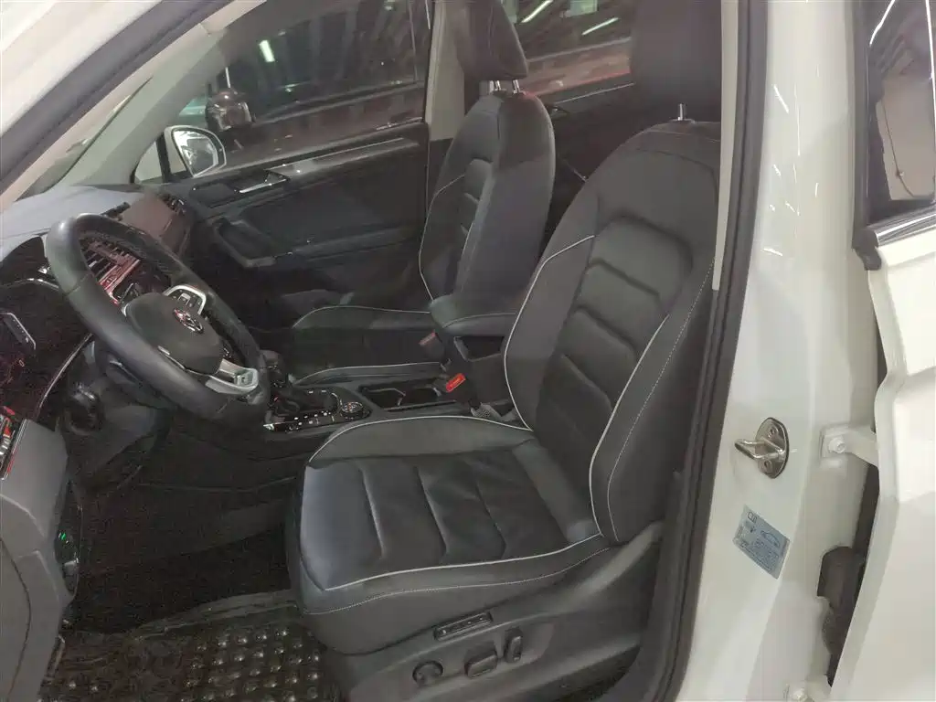 Tiguan L 2019 380TSI automatic four-wheel drive R-Line flagship version 7 seats National VI купить на сайте DeffCars