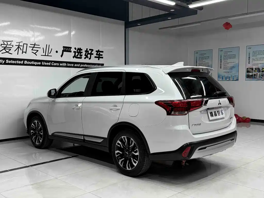 Outlander 2019 2.0L 2WD Enjoyable Edition 5 seats National V купить на сайте DeffCars