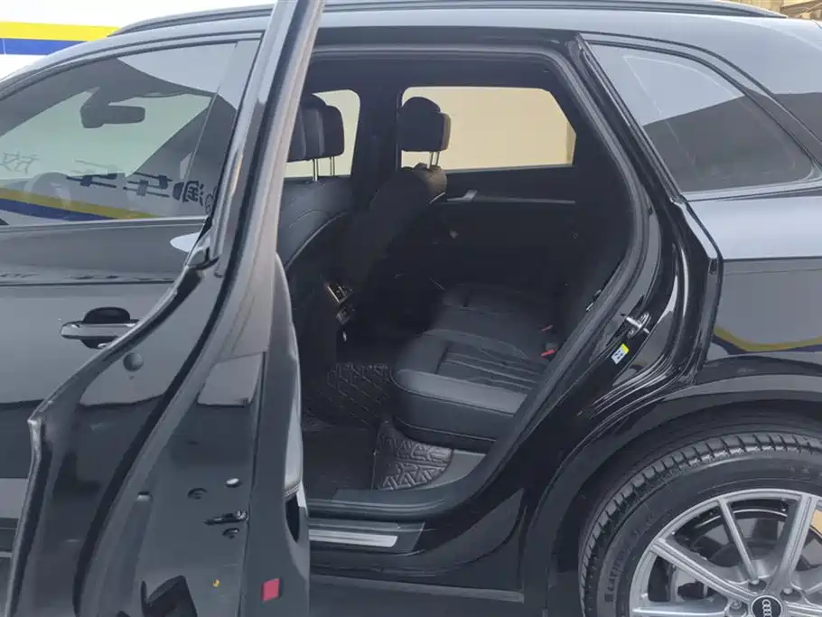 Audi Q5L 2023 40T luxury and dynamic model купить на сайте DeffCars