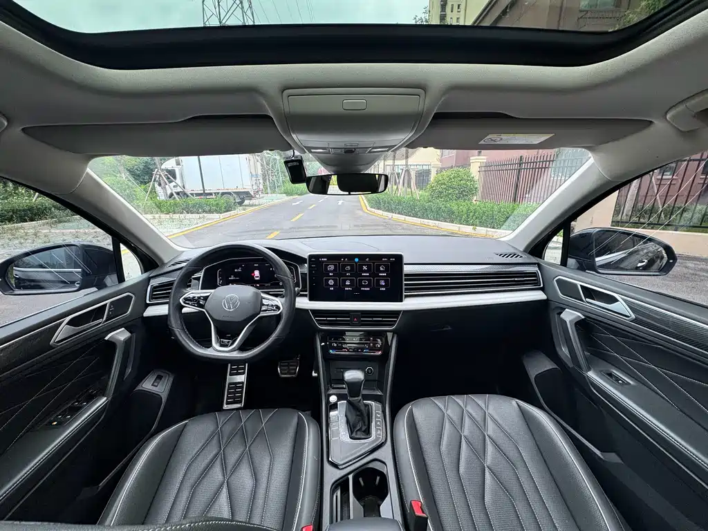 Tiguan L 2023 facelift 330TSI automatic two-wheel drive R-Line version купить на сайте DeffCars