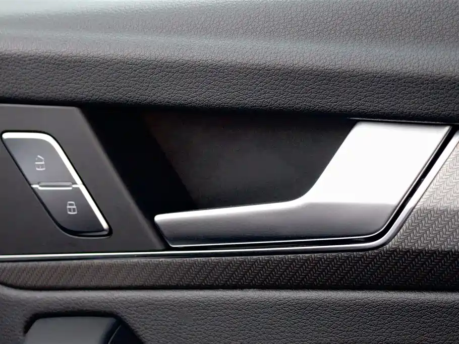 Audi Q5L 2024 40 TFSI luxury and dynamic model купить на сайте DeffCars