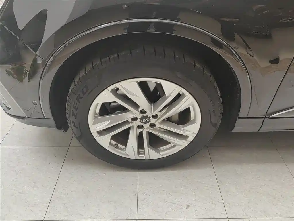 Audi Q7 2023 45 TFSI quattro S line sports купить на сайте DeffCars