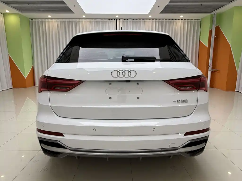 Audi Q3 2022 35 TFSI Fashionable and Dynamic купить на сайте DeffCars