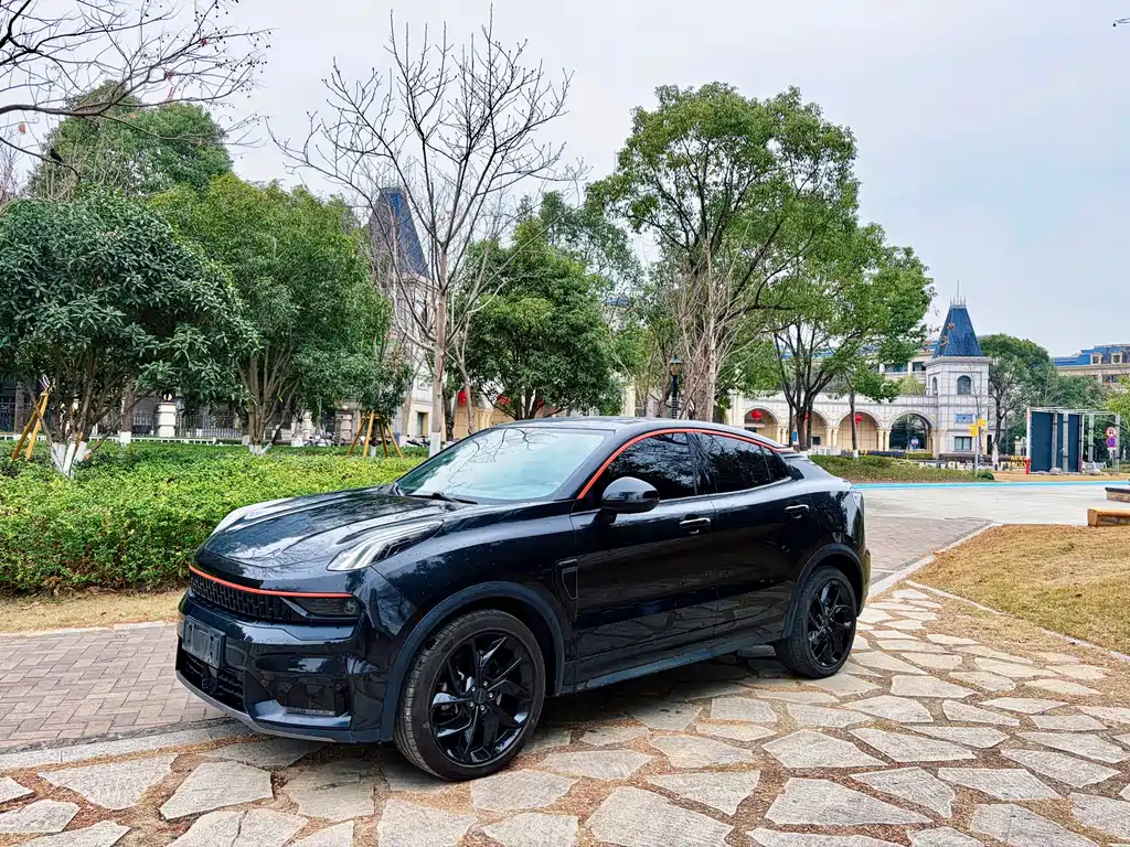 Lynk & Co 05 2020 2.0TD two-wheel drive shines Halo купить на сайте DeffCars
