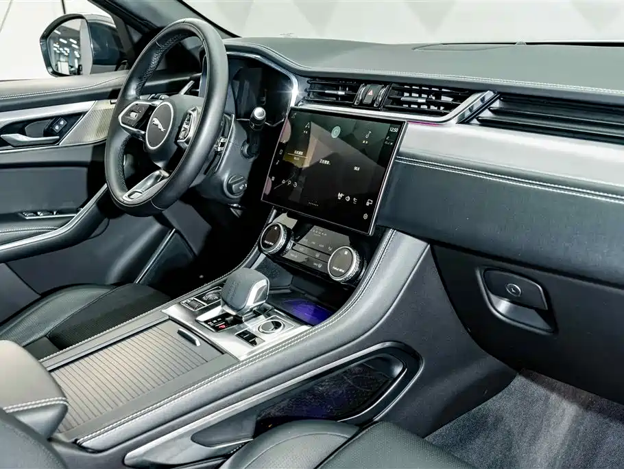 Jaguar F-PACE 2024 P250 R-Dynamic SE купить на сайте DeffCars