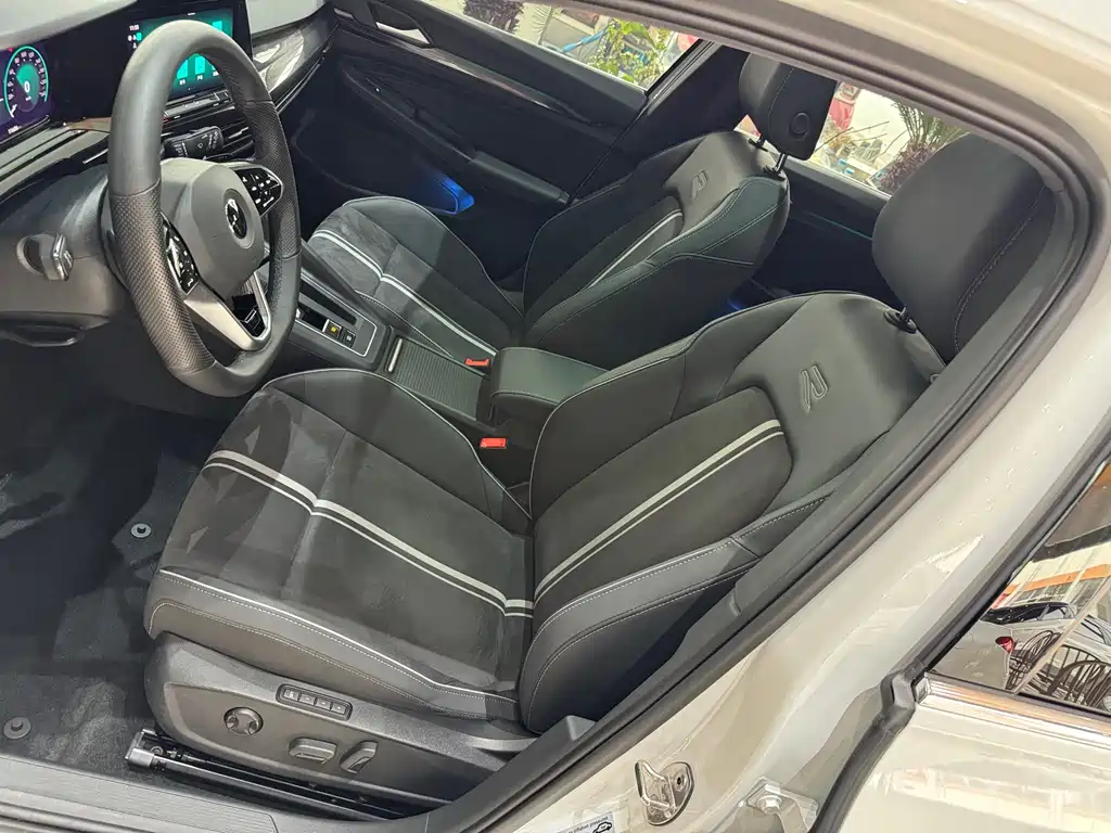 Golf 2023 280TSI DSG R-Line Lite купить на сайте DeffCars