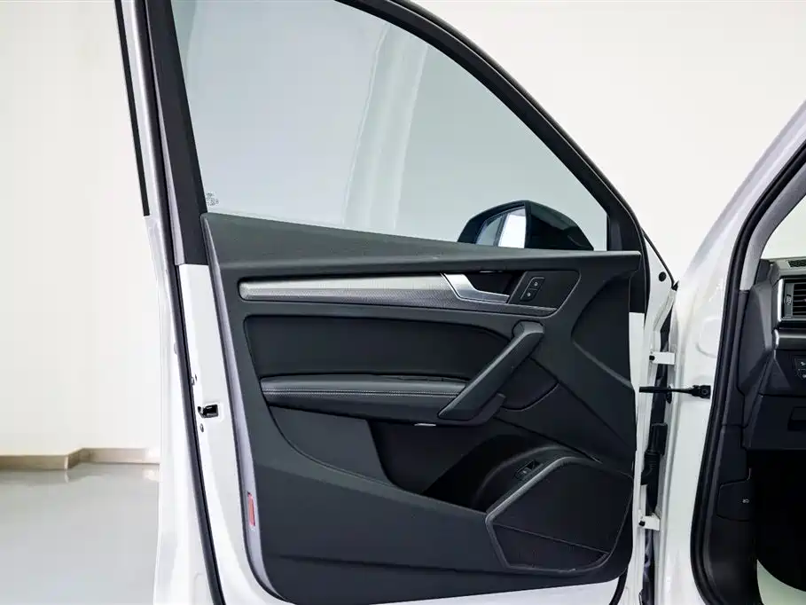 Audi Q5L 2022 40T luxury and dynamic model купить на сайте DeffCars