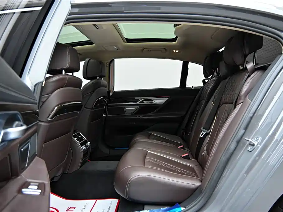 BMW 7 Series 2021 730Li Luxury Package купить на сайте DeffCars
