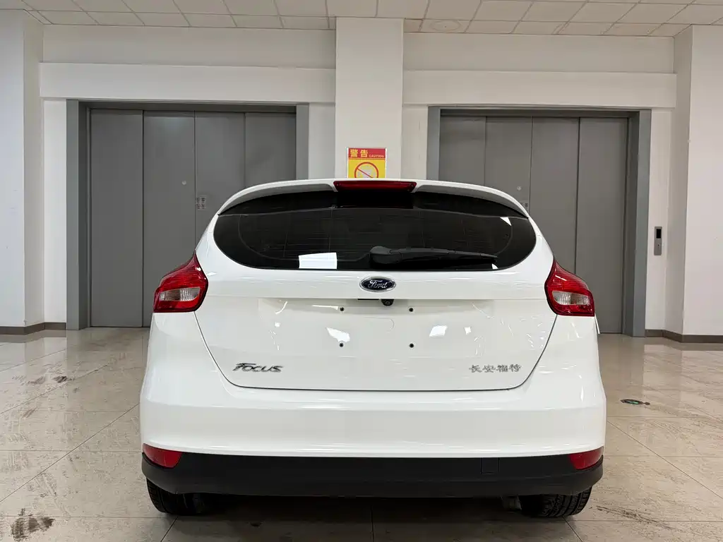 Focus 2018 hatchback classic 1.6L automatic comfort smart mobility version купить на сайте DeffCars