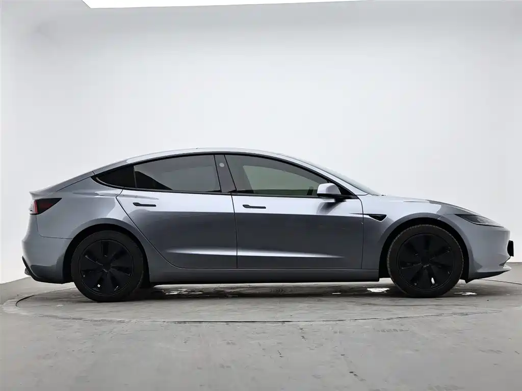 Model 3 2023 long-range all-wheel drive version купить на сайте DeffCars