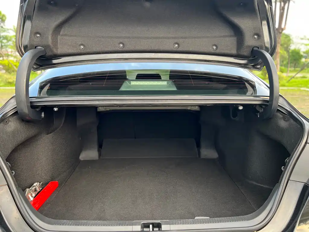 Camry 2018 2.5G Deluxe Edition купить на сайте DeffCars