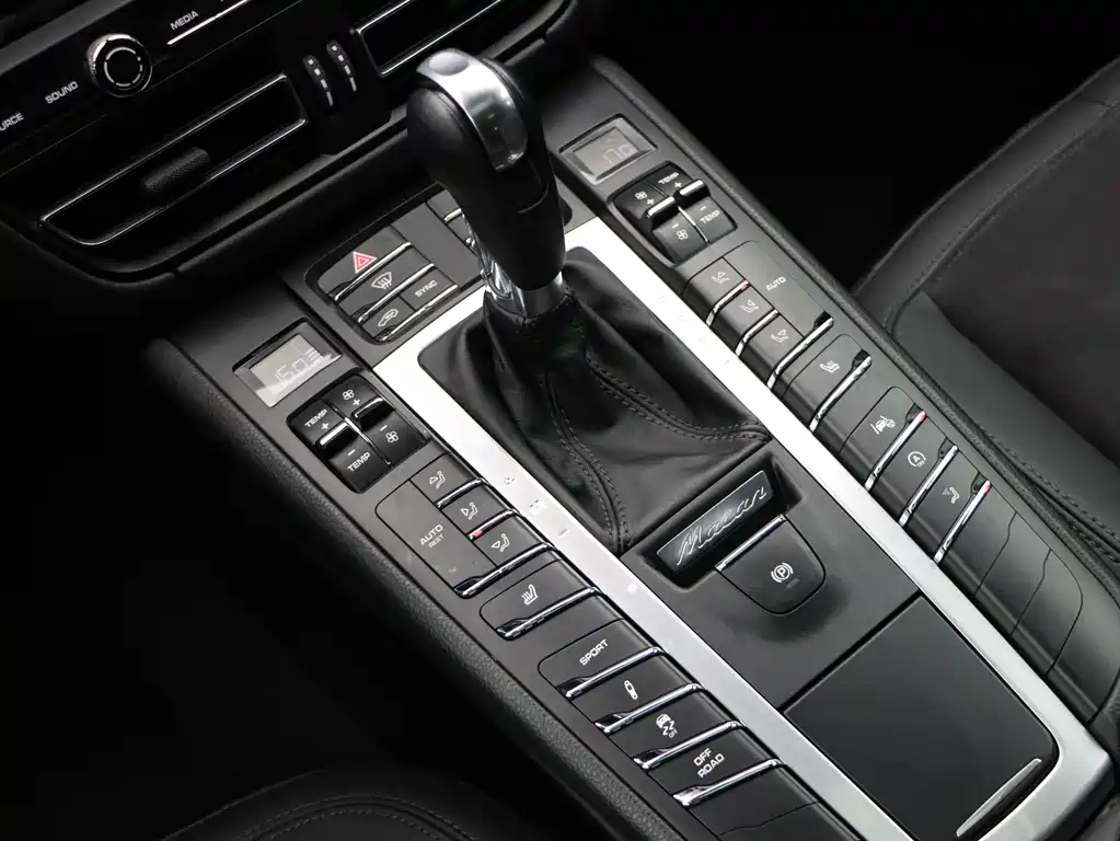 Macan 2020 Macan 2.0T купить на сайте DeffCars