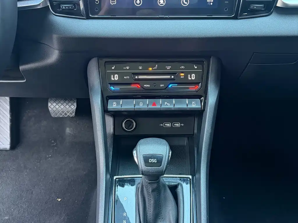 Karoq 2022 TSI280 Premium Edition купить на сайте DeffCars